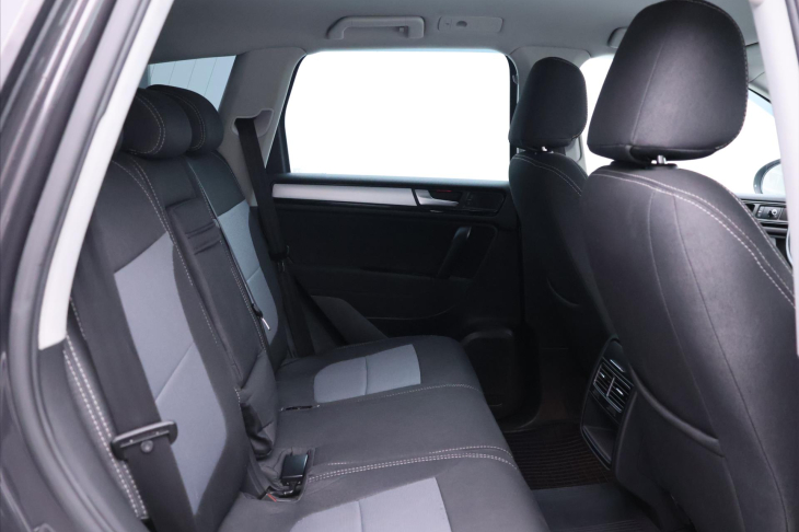 Volkswagen Touareg 3,0 TDI 150kW V6 Kam. Klim. CZ