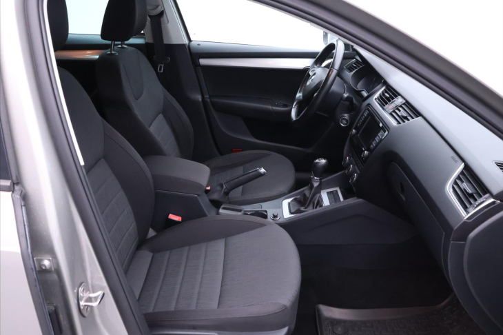 Škoda Octavia 1,6 TDI 77kW Elegance Tažné CZ