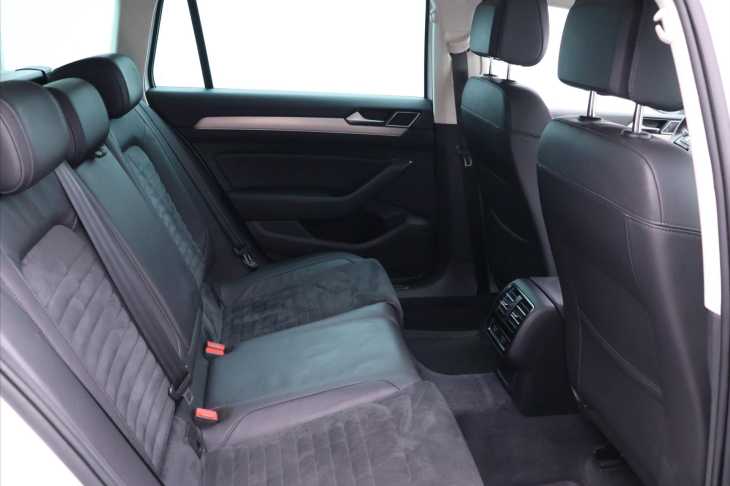 Volkswagen Passat 2,0 TDI R-line Highline
