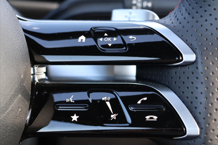 Mercedes-Benz GLB 2,0 200d 4Matic AMG Panorama