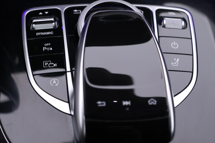 Mercedes-Benz Třídy E 2,0 220d 143kW 4Matic Aut. LED