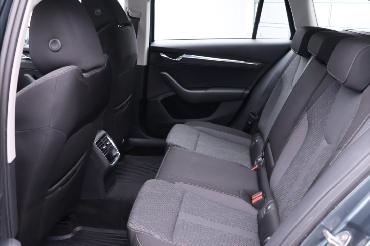 Škoda Octavia 2,0 TDI DSG Matrix Virtual DPH