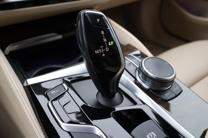BMW Řada 5 3,0 540d 235kW xDrive M DPH