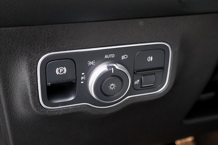 Mercedes-Benz GLB 2.0 200d 110kW AMG Line FULL LED