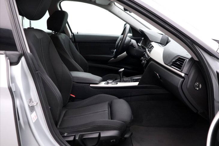 BMW Řada 3 2,0 320d 140kW xDrive CZ Sport-line
