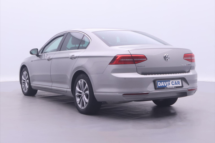 Volkswagen Passat 2,0 110kW Highline 4Motion CZ