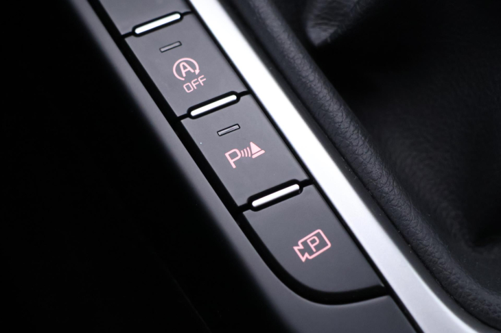 Kia Ceed 1,0 T-GDI 74kW Exclusive CZ