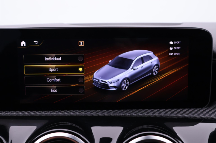 Mercedes-Benz Třídy A 1,5 180d CZ