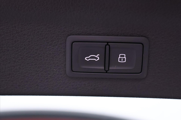 Audi Q3 1,5 35 TFSI S tronic S line CZ DPH