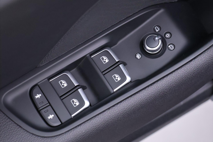 Audi A3 1,0 30TFSI S-line Virtual DPH