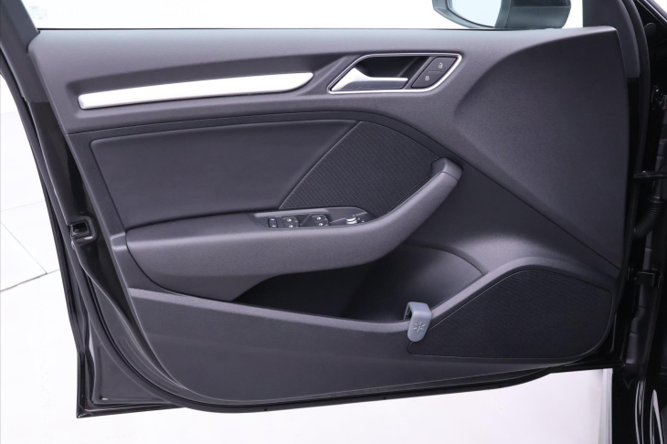 Audi A3 1,0 30TFSI S-line Virtual DPH