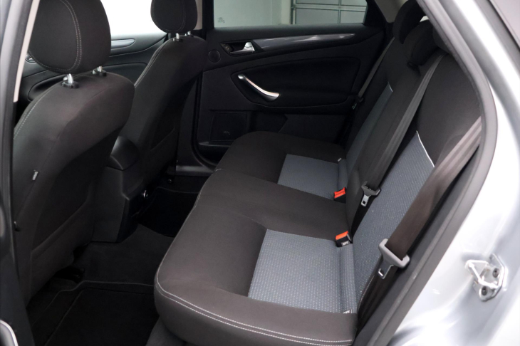 Ford Mondeo 1,6 EB 118kW 1. Maj CZ Tažné