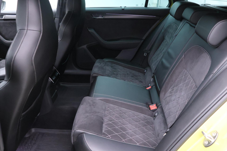 Škoda Superb 2,0 TDI 147kW DSG Sportline DPH