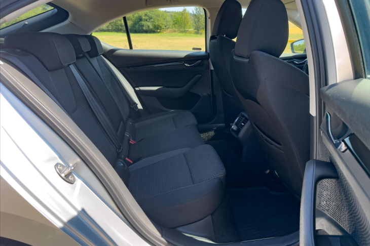 Škoda Octavia 2,0 TDI 85kW Ambition CZ DPH