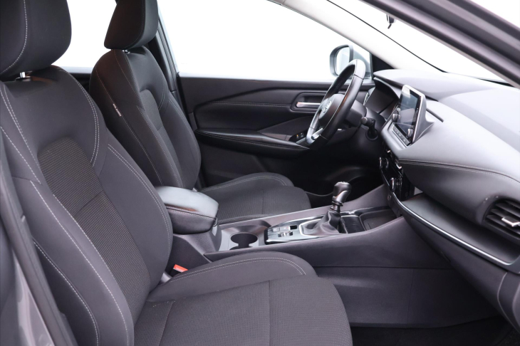 Nissan Qashqai 1,3 DIG-T MHEV Business Tažné