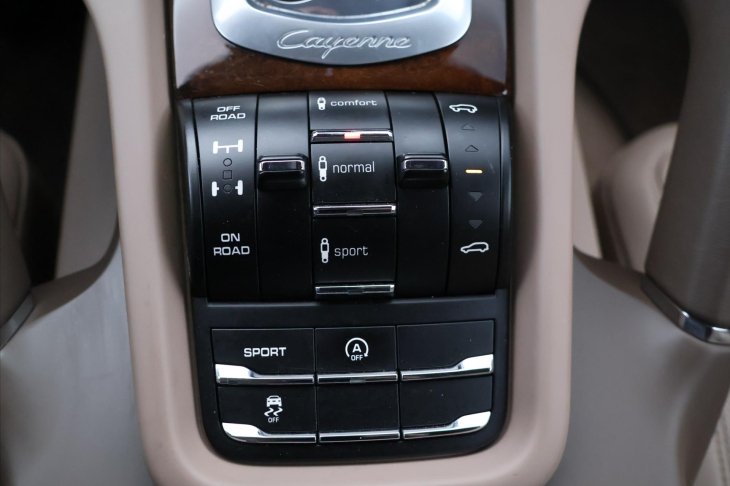 Porsche Cayenne 4.8 Turbo S 405kW DPH CZ