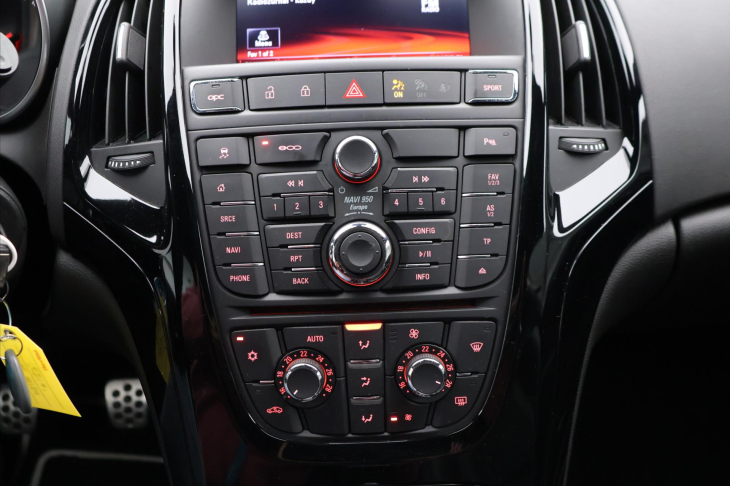 Opel Astra 2,0 T 206kW OPC Black Edit. CZ