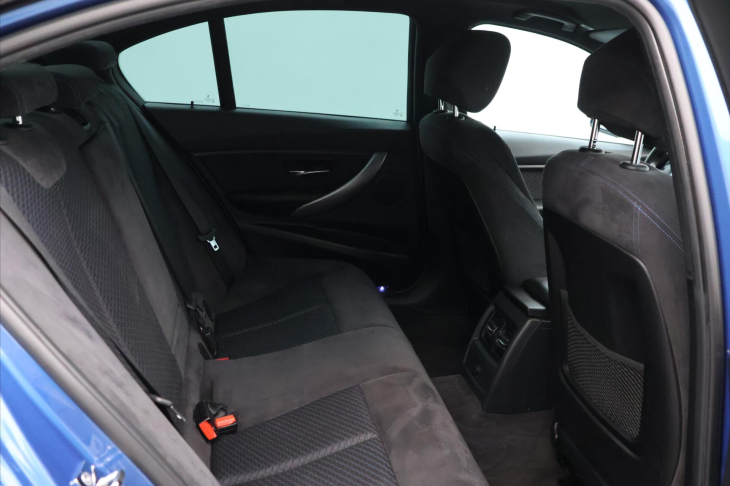 BMW Řada 3 2,0 320d 135 kW CZ M Paket