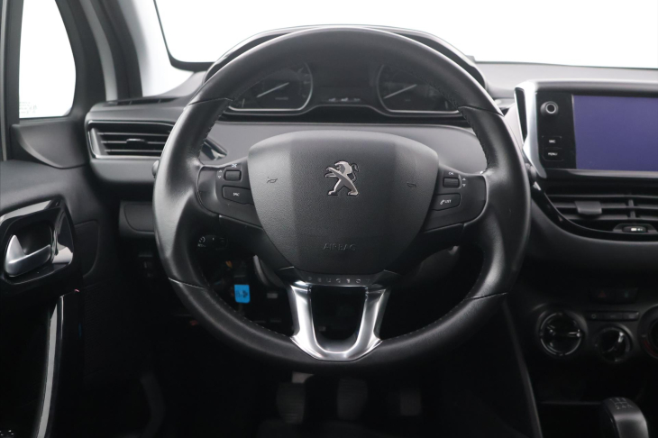 Peugeot 208 1,2 PureTech Klima CZ 1.Maj.
