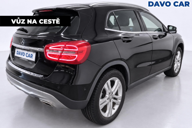 Mercedes-Benz GLA 1,6 180 90 kw Bi-Xenon Navi