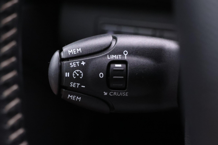 Peugeot 308 1,2 PT 96kW Allure LED Navi