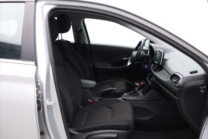 Hyundai i30 1,4 T-GDI 103kW DCT Navi LED