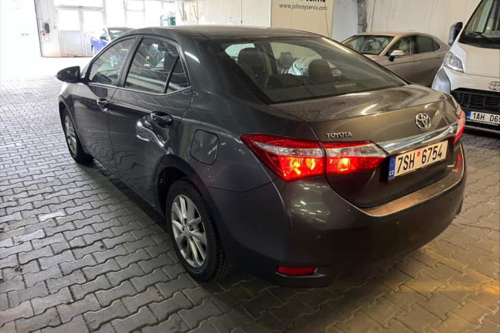 Toyota Corolla 1,6 VVT-i CVT CZ Ser.kniha