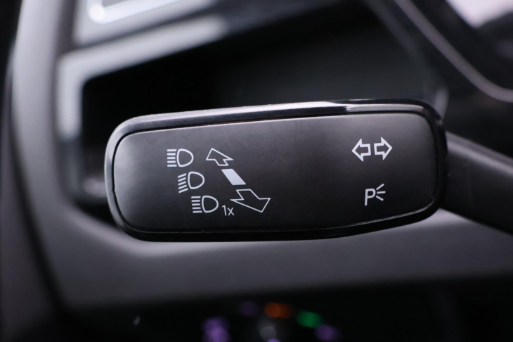 Volkswagen Touran 2,0 TDI 110kW Sound LED DPH