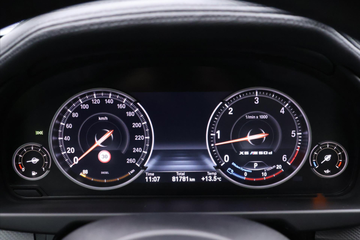 BMW X6 3,0 M50d xDrive 280kW CZ