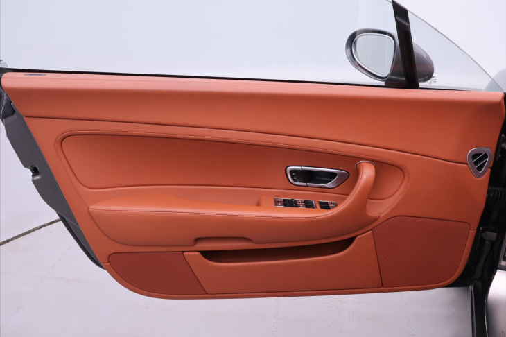 Bentley Continental GT 6,0 i W12 412kW Serviska DPH