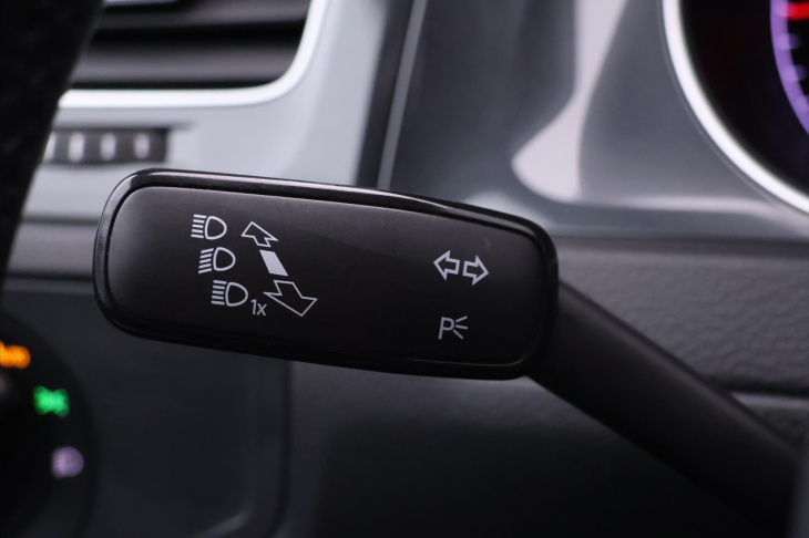 Volkswagen Golf 2,0 TDI 110kW DSG 1.Maj. DPH