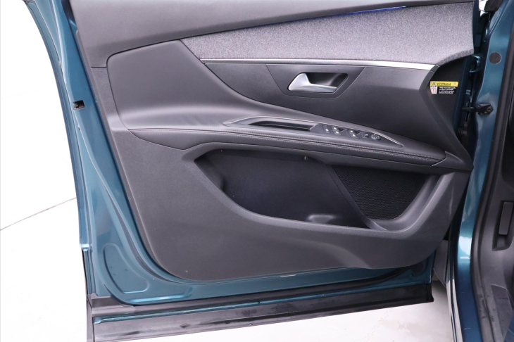 Peugeot 5008 1,5 HDI 96kW Allure CZ 7-Míst