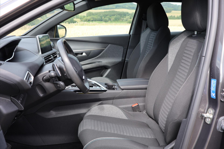 Peugeot 3008 1,2 96kW Active Pack DPH CZ