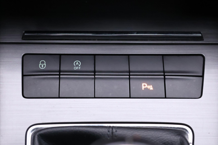 Škoda Octavia 1,6 TDI Clever Navi LED