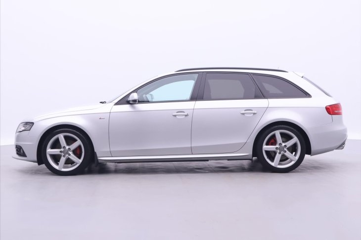 Audi A4 2,0 TDI 105kW S-line Navi Xenon