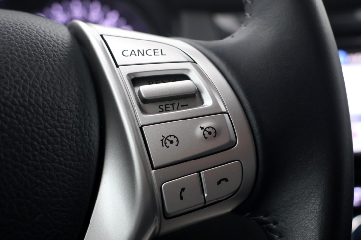 Nissan Qashqai 1,2 DIG-T 85 kW N-Connecta