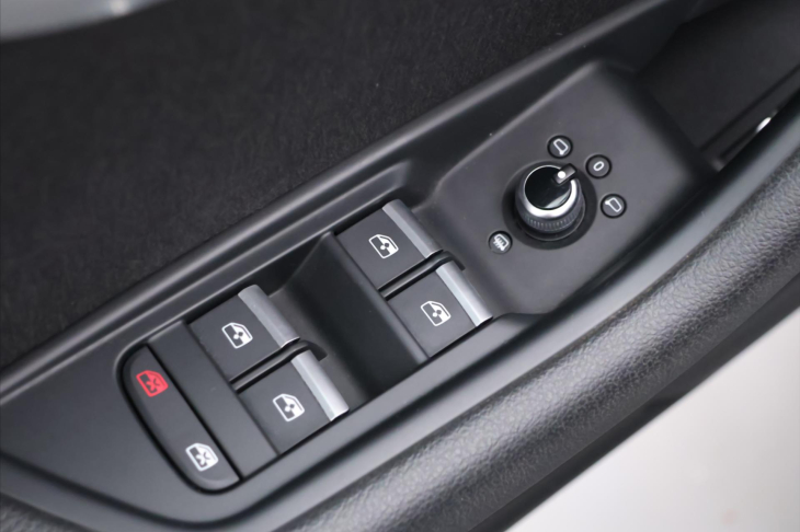 Audi A4 Avant 2,0 TDI 110kW Stronic LED