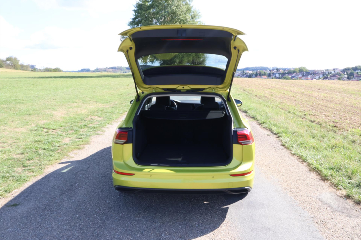 Volkswagen Golf 1,5 TSI 110kW CZ LED 1.Maj