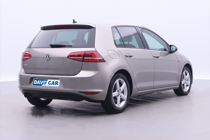 Volkswagen Golf 2,0 TDI 110kW DSG Highline CZ