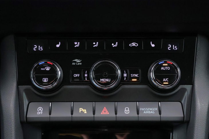 Škoda Karoq 1,0 TSI 81kW Clever LED DPH