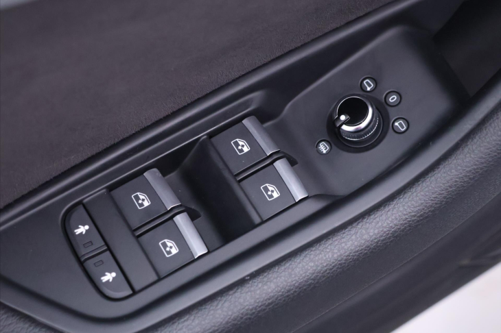 Audi A4 2,0 TDI 140kW Quattro CZ DPH