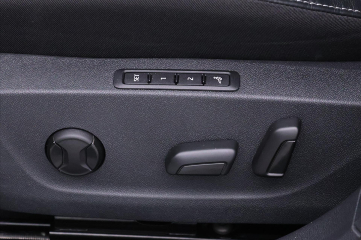 Škoda Octavia 2,0 TSI 180kW DSG Matrix DPH RS