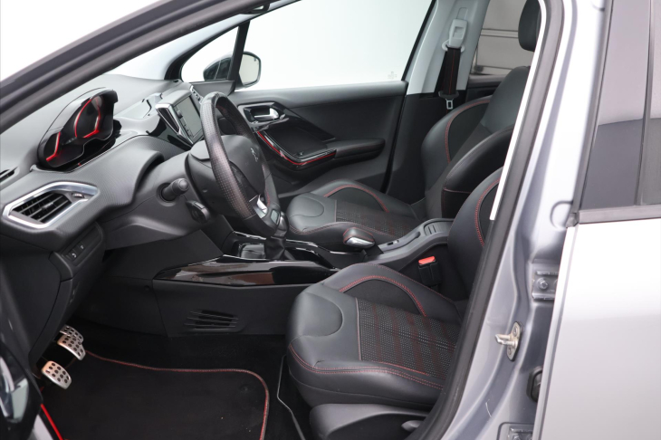 Peugeot 2008 1,2 PT 81KW GT-LINE PANORAMA