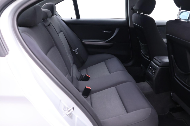 BMW Řada 3 2.0 320i 110kW Aut. Xenon