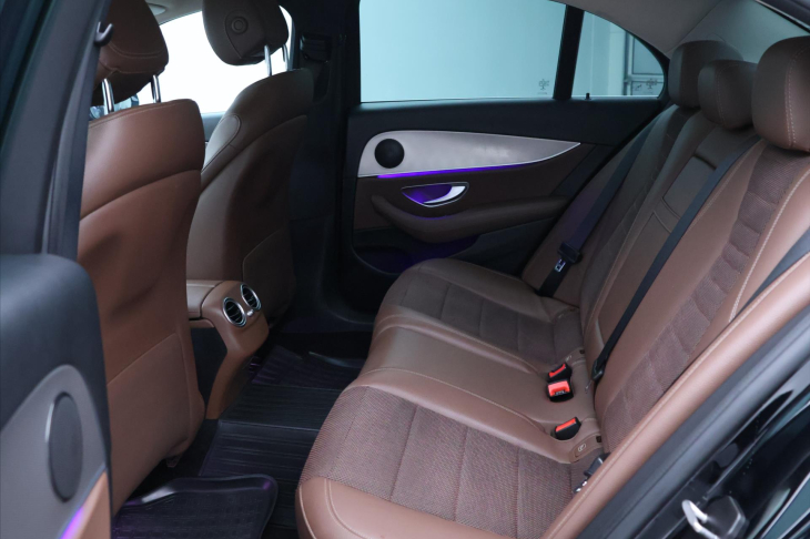 Mercedes-Benz Třídy E 2,0 220d 143kW Aut. CZ