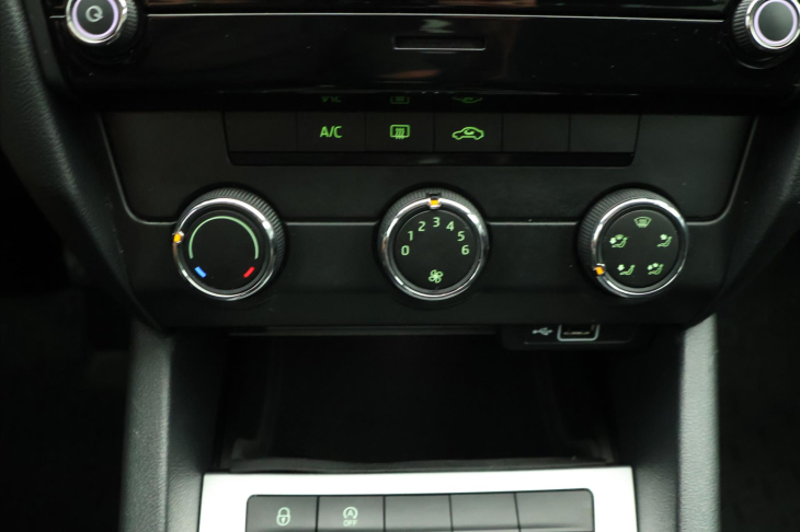Škoda Octavia 1.6 TDI 85kW Ambition CZ