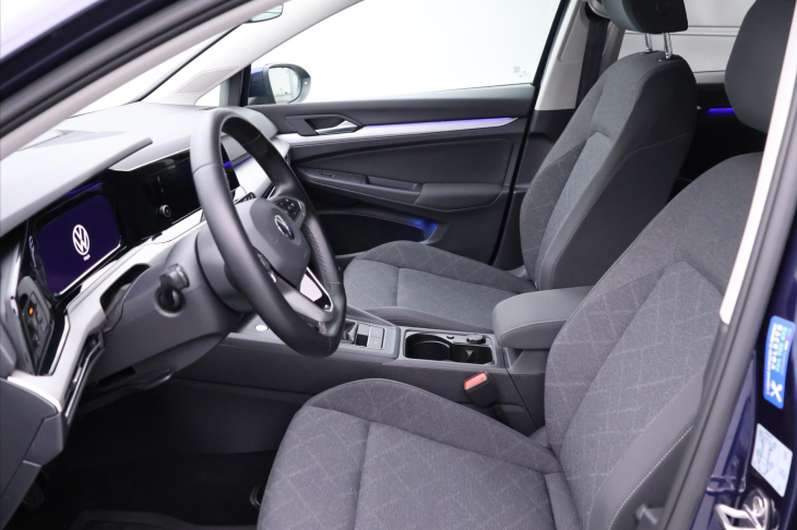 Volkswagen Golf 1,5 TSI 96kW Vrtual CZ LED