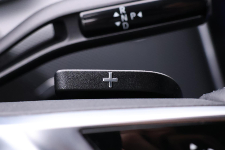 Mercedes-Benz Třídy C 1,5 200 150KW LED Navi