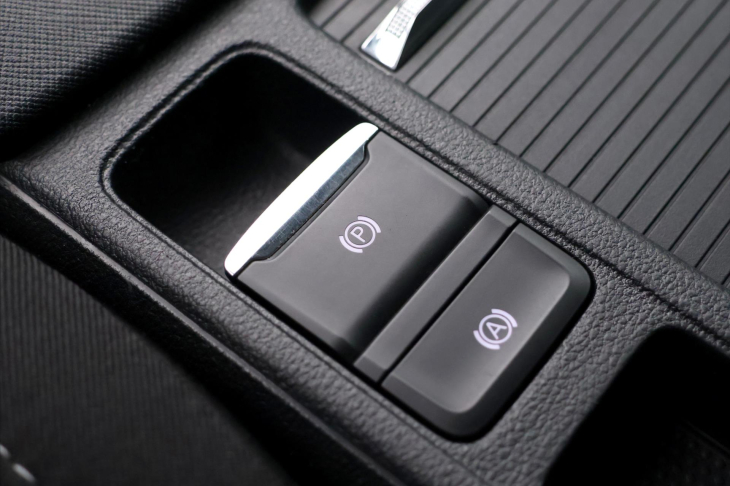Škoda Octavia 2,0 TDI 110kW Ambition DSG CZ