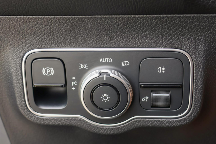 Mercedes-Benz GLB 2,0 200d 4MATIC AMG Premium